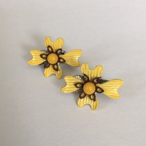 Vintage Daffodil Floral Clip On Earrings